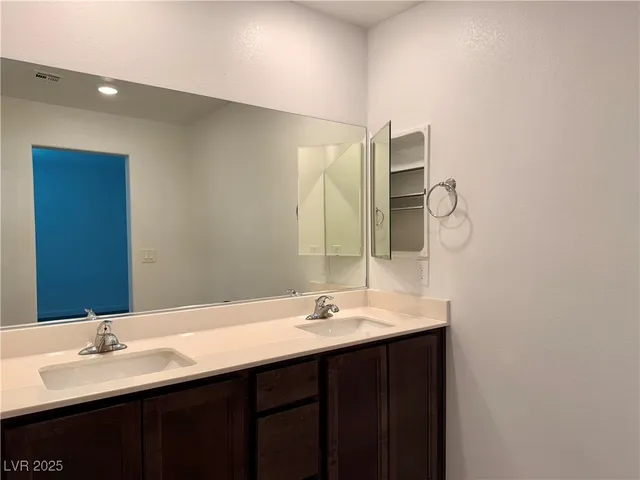 $1,895 | 735 Omaggio Place, Henderson, NV 89011
