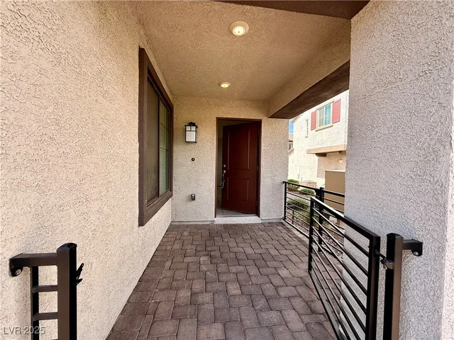 $1,895 | 735 Omaggio Place, Henderson, NV 89011