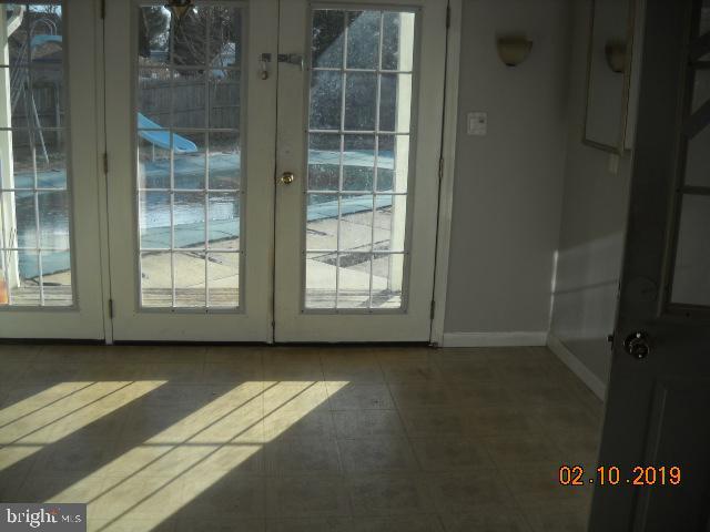 301 Peach Tree Lane Delanco, NJ 08075 - Photo 9 of 14