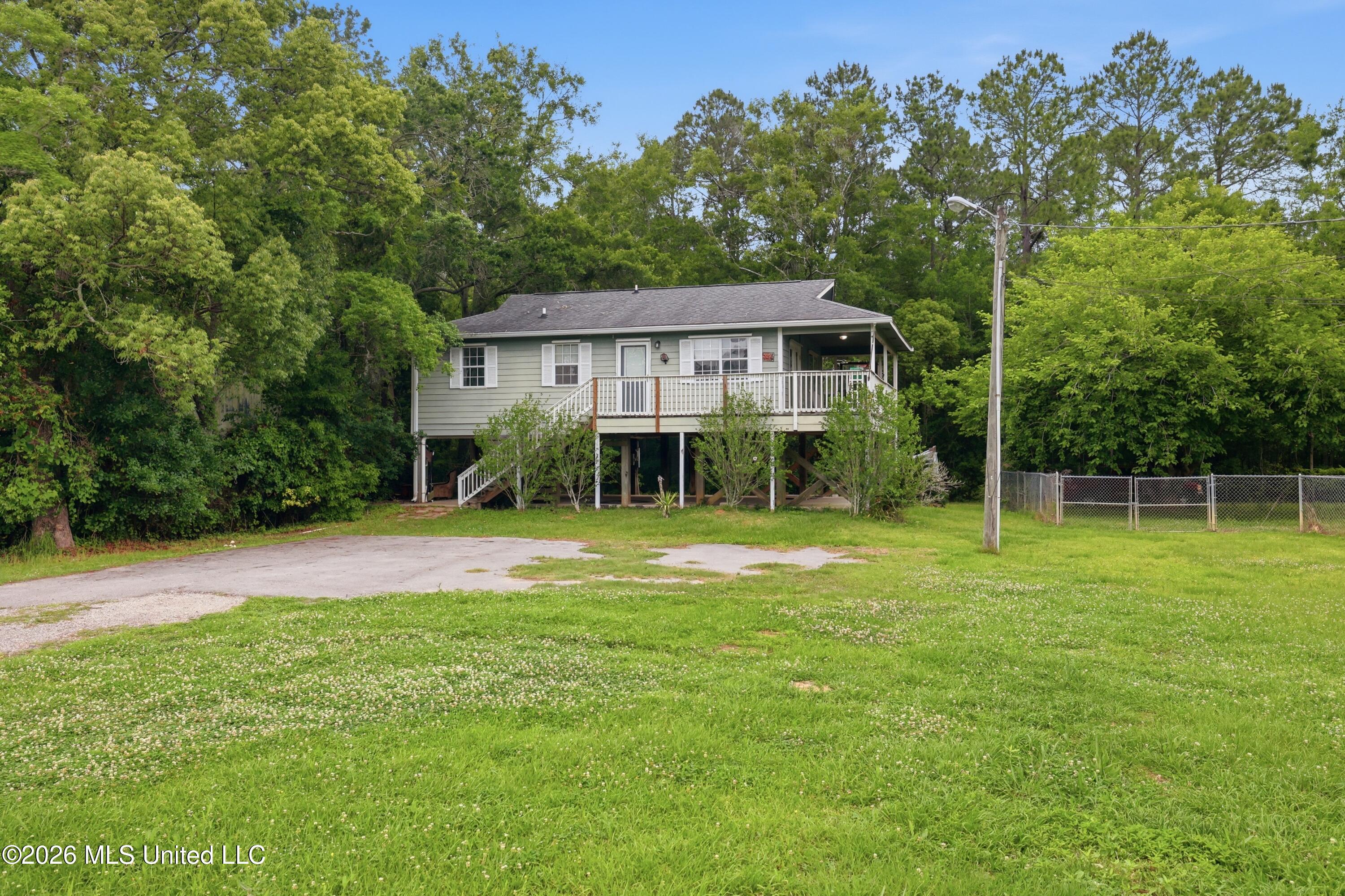 8621 Old Stage Road Moss Point, MS 39562 - Photo 8 of 41 7_r6__6477