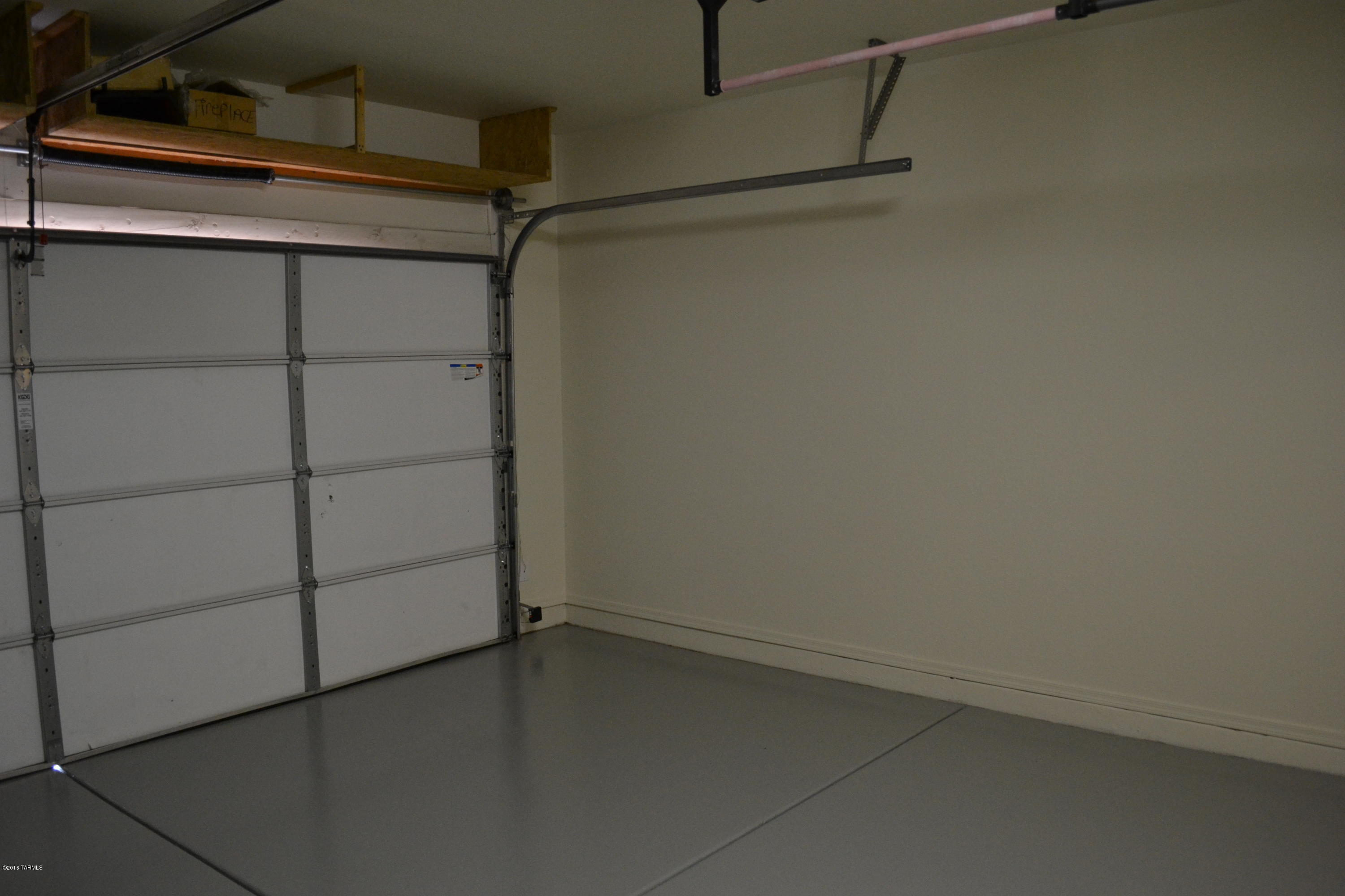 5640 North Cherokee Ridge Road Tucson, AZ 85750 - Photo 38 of 39 a view of an empty walk in closet