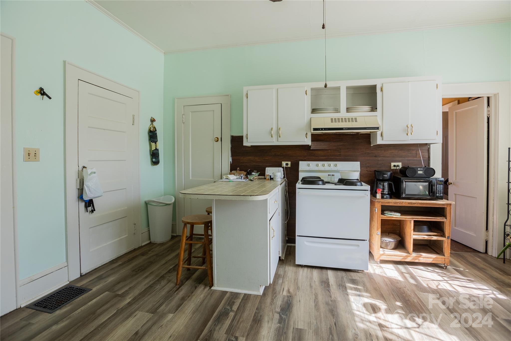 1347 Crossland Road Clover, SC 29710 - Photo 30 of 44 a view of a kitchen with electric appliances