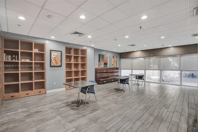 $330,000 | 850 North Miami Avenue, Unit W1810, Miami, FL 33136