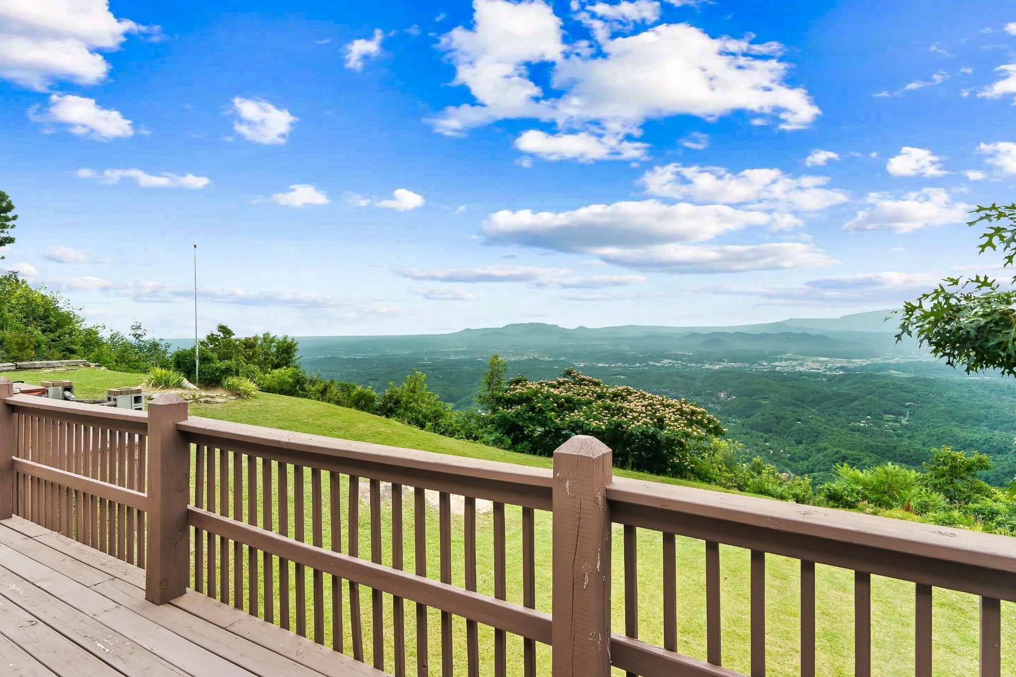 2773 East End Road Sevierville, TN 37876 - Photo 2 of 40 Gallery Image 2