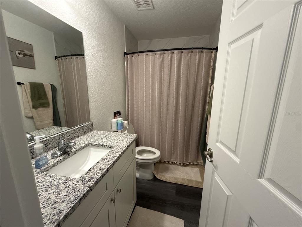 181 Bay Road Ocklawaha, FL 32179 - Photo 5 of 8 Gallery Image 5