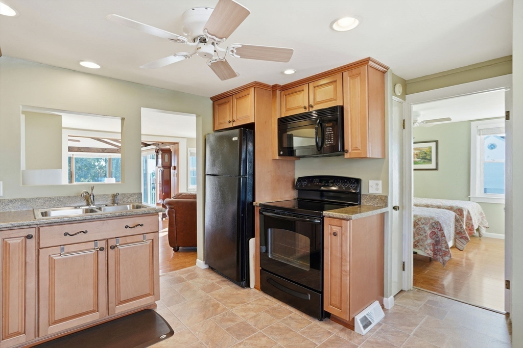 14 Concord Street Marshfield, MA 02050 - Photo 15 of 35