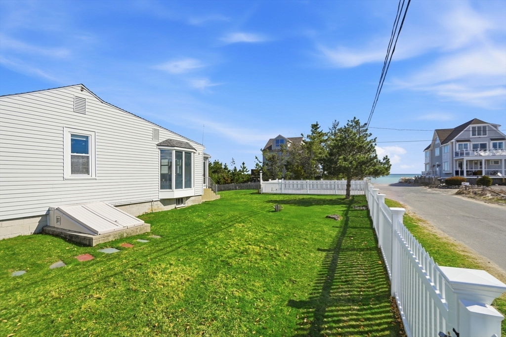 14 Concord Street Marshfield, MA 02050 - Photo 2 of 35