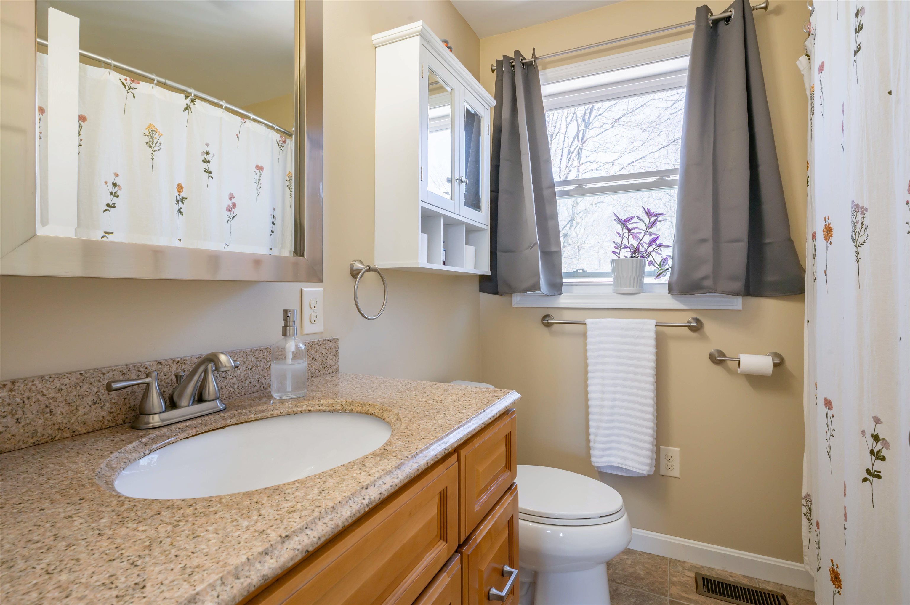 7 Carlisle Road Nashua, NH 03062 - Photo 18 of 32