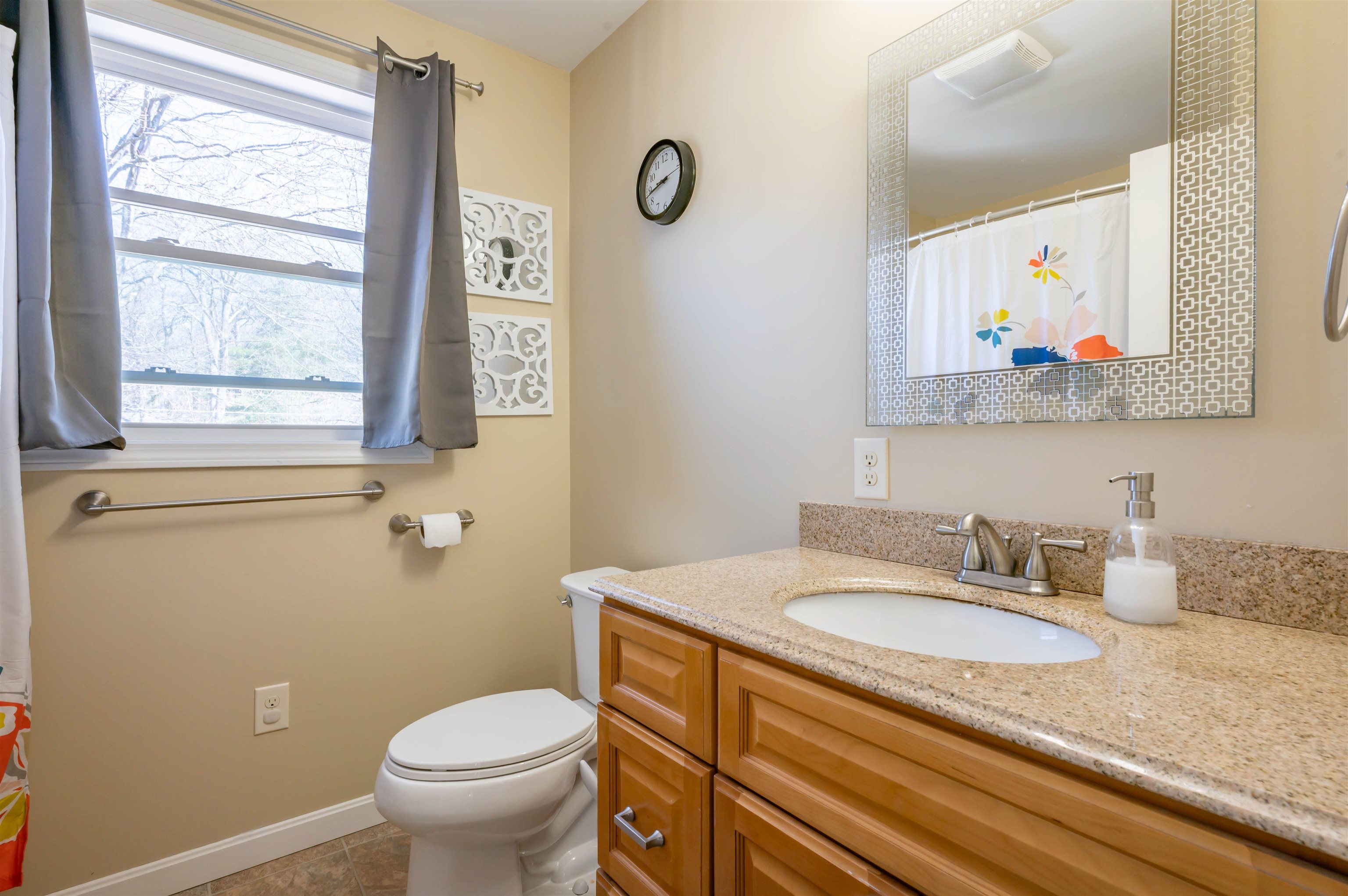 7 Carlisle Road Nashua, NH 03062 - Photo 23 of 32