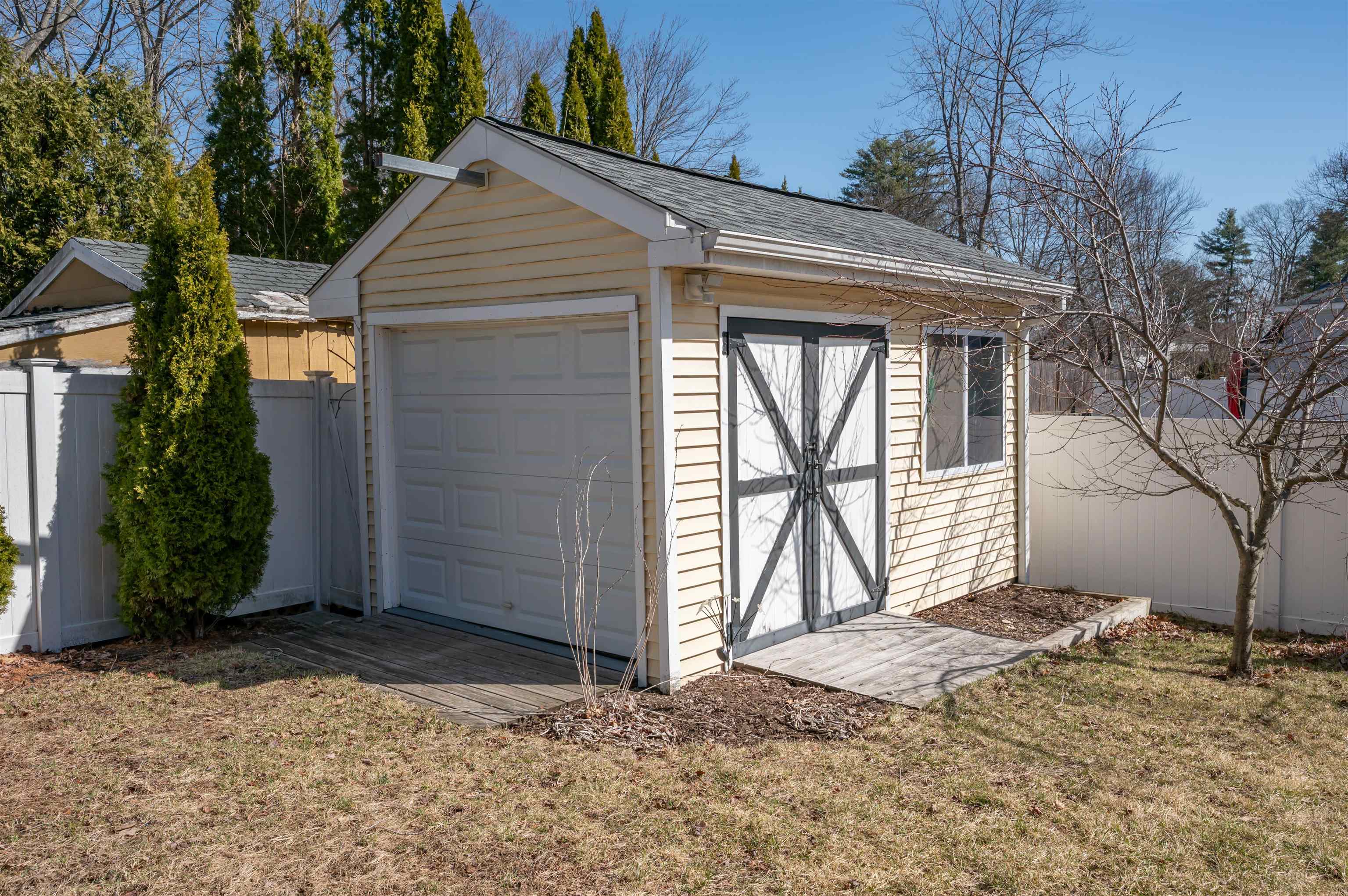 7 Carlisle Road Nashua, NH 03062 - Photo 27 of 32