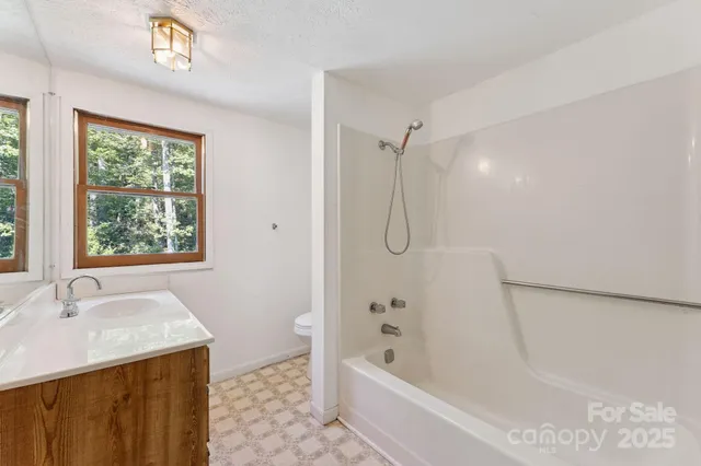 $825,000 | 44 Rainbow Road, Highlands, NC 28741