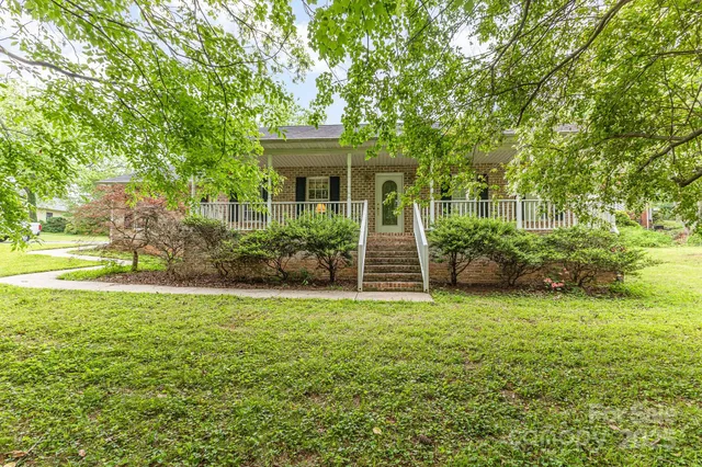 $299,000 | 302 6th Street Southwest, Conover, NC 28613