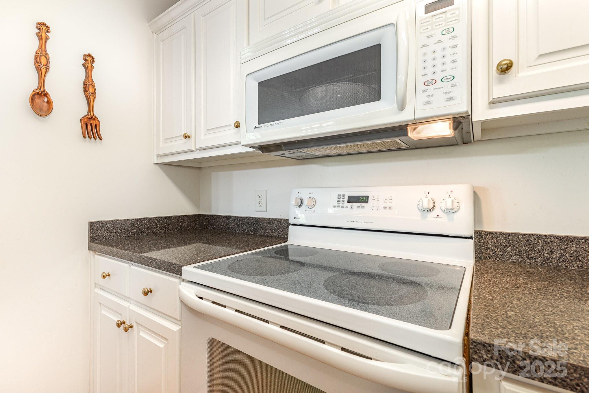 302 6th Street Southwest Conover, NC 28613 - Photo 17 of 38 Gallery Image 17