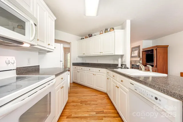 $299,000 | 302 6th Street Southwest, Conover, NC 28613