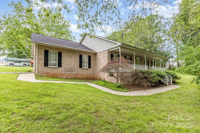 $299,000 | 302 6th Street Southwest, Conover, NC 28613