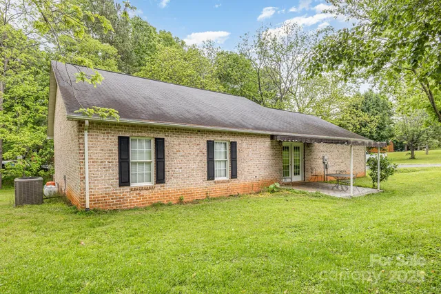 $299,000 | 302 6th Street Southwest, Conover, NC 28613