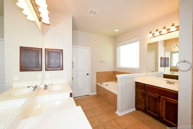 $435,000 | 12510 Red Maple Way, San Antonio, TX 78253