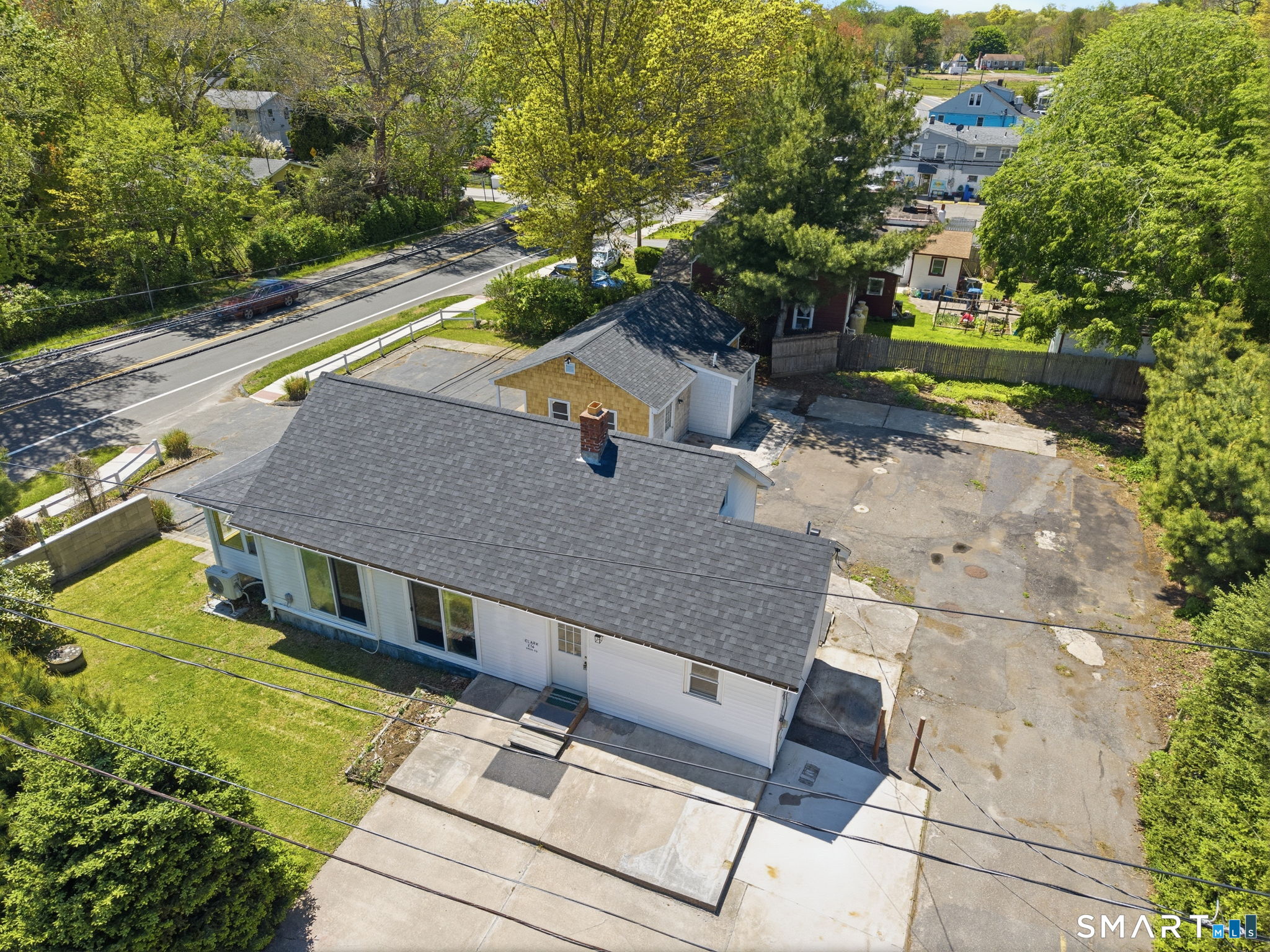 276 Shore Road Old Lyme, CT 06371 - Photo 3 of 38