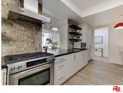 $1,130,000 | 235 South Tower Drive, Unit 305, Beverly Hills, CA 90211