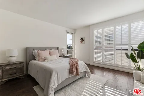 $1,130,000 | 235 South Tower Drive, Unit 305, Beverly Hills, CA 90211