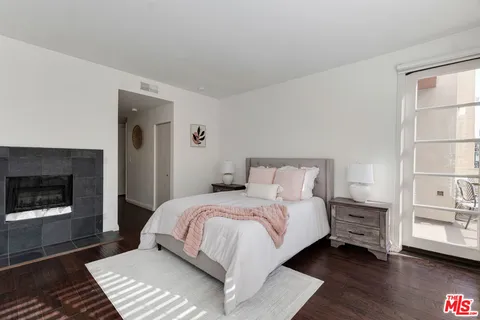 $1,130,000 | 235 South Tower Drive, Unit 305, Beverly Hills, CA 90211
