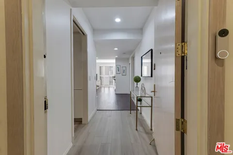 $1,130,000 | 235 South Tower Drive, Unit 305, Beverly Hills, CA 90211