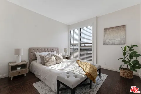 $1,130,000 | 235 South Tower Drive, Unit 305, Beverly Hills, CA 90211