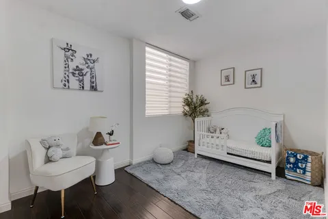 $1,130,000 | 235 South Tower Drive, Unit 305, Beverly Hills, CA 90211