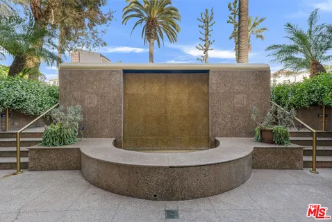 $1,130,000 | 235 South Tower Drive, Unit 305, Beverly Hills, CA 90211