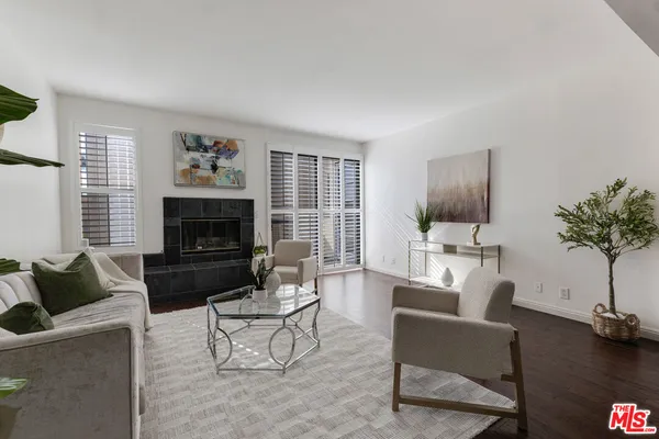 $1,130,000 | 235 South Tower Drive, Unit 305, Beverly Hills, CA 90211
