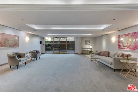 $1,130,000 | 235 South Tower Drive, Unit 305, Beverly Hills, CA 90211