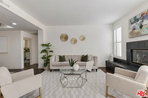 $1,130,000 | 235 South Tower Drive, Unit 305, Beverly Hills, CA 90211
