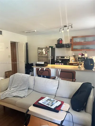 $1,500 | 1975 Northeast 135th Street, Unit 2N, North Miami, FL 33181