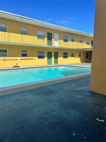 $1,500 | 1975 Northeast 135th Street, Unit 2N, North Miami, FL 33181