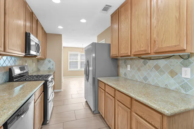 $2,100 | 10822 Oak Acres Drive, Houston, TX 77065