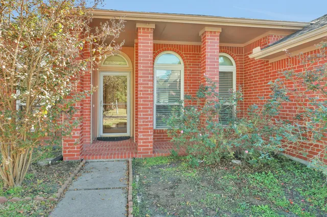 $2,100 | 10822 Oak Acres Drive, Houston, TX 77065