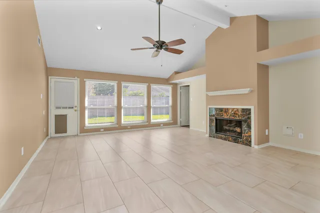 $2,100 | 10822 Oak Acres Drive, Houston, TX 77065