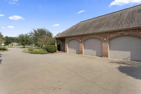 $515,000 | 5930 Blue Sage Road, Lake Charles, LA 70605