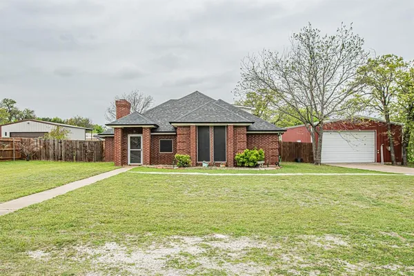 $369,000 | 614 Overhill Road, Granbury, TX 76048