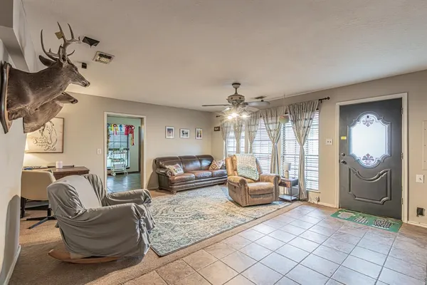 $369,000 | 614 Overhill Road, Granbury, TX 76048