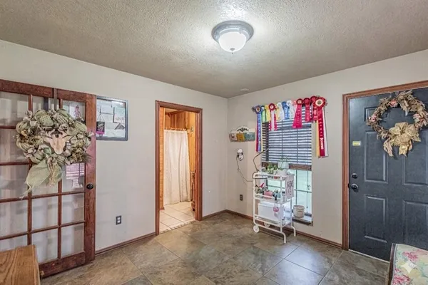 $369,000 | 614 Overhill Road, Granbury, TX 76048