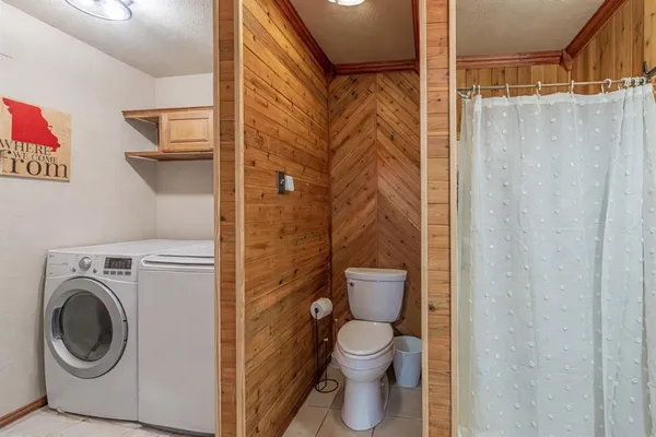 $369,000 | 614 Overhill Road, Granbury, TX 76048
