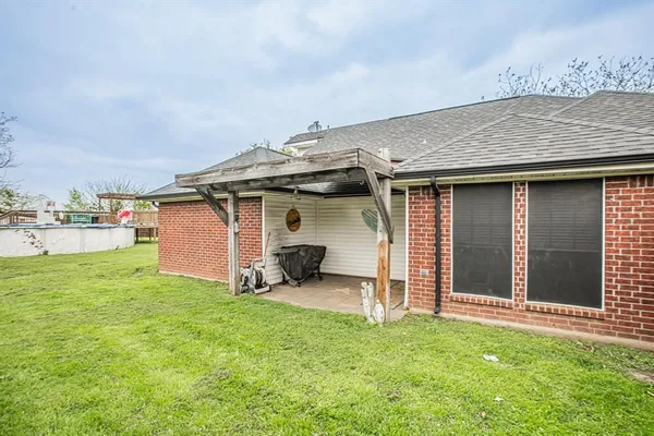 $369,000 | 614 Overhill Road, Granbury, TX 76048