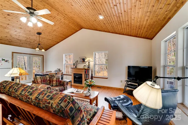 $324,900 | 33 East H Bailey Road, Bryson City, NC 28713