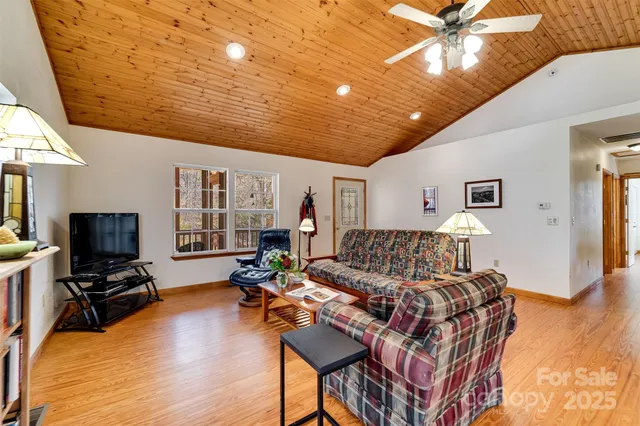 $324,900 | 33 East H Bailey Road, Bryson City, NC 28713