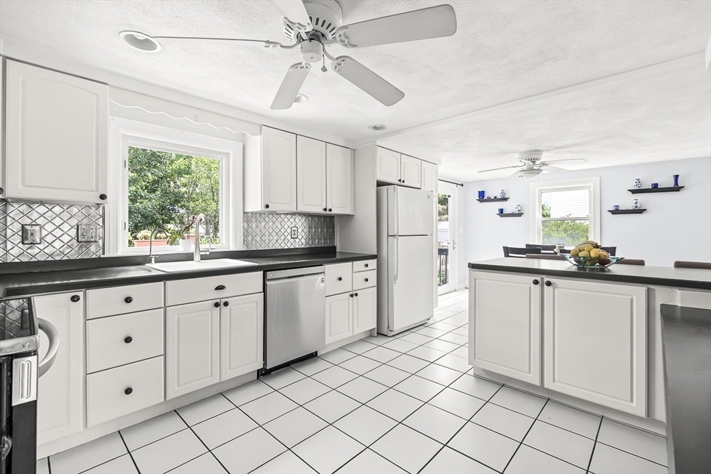 5 Elizabeth Road Stoneham, MA 02180 - Photo 15 of 39