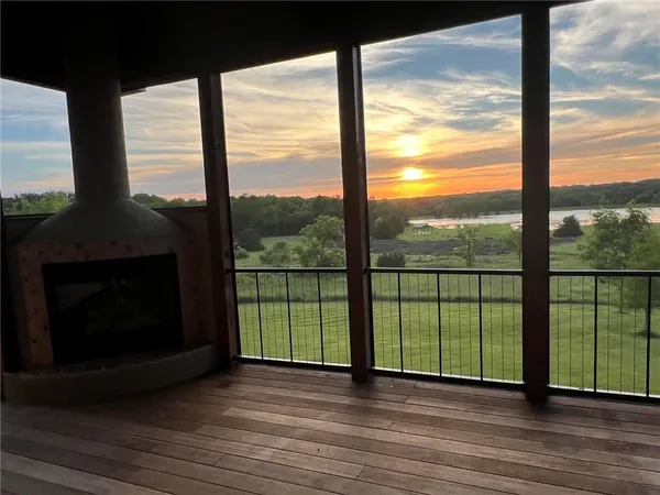 $1,150,000 | 18890 252nd Street, Paola, KS 66071