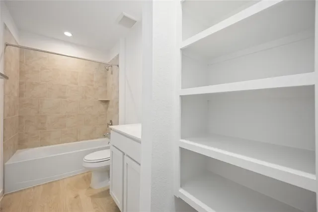 $2,300 | 31622 Farlam Farms Trail, Fulshear, TX 77441