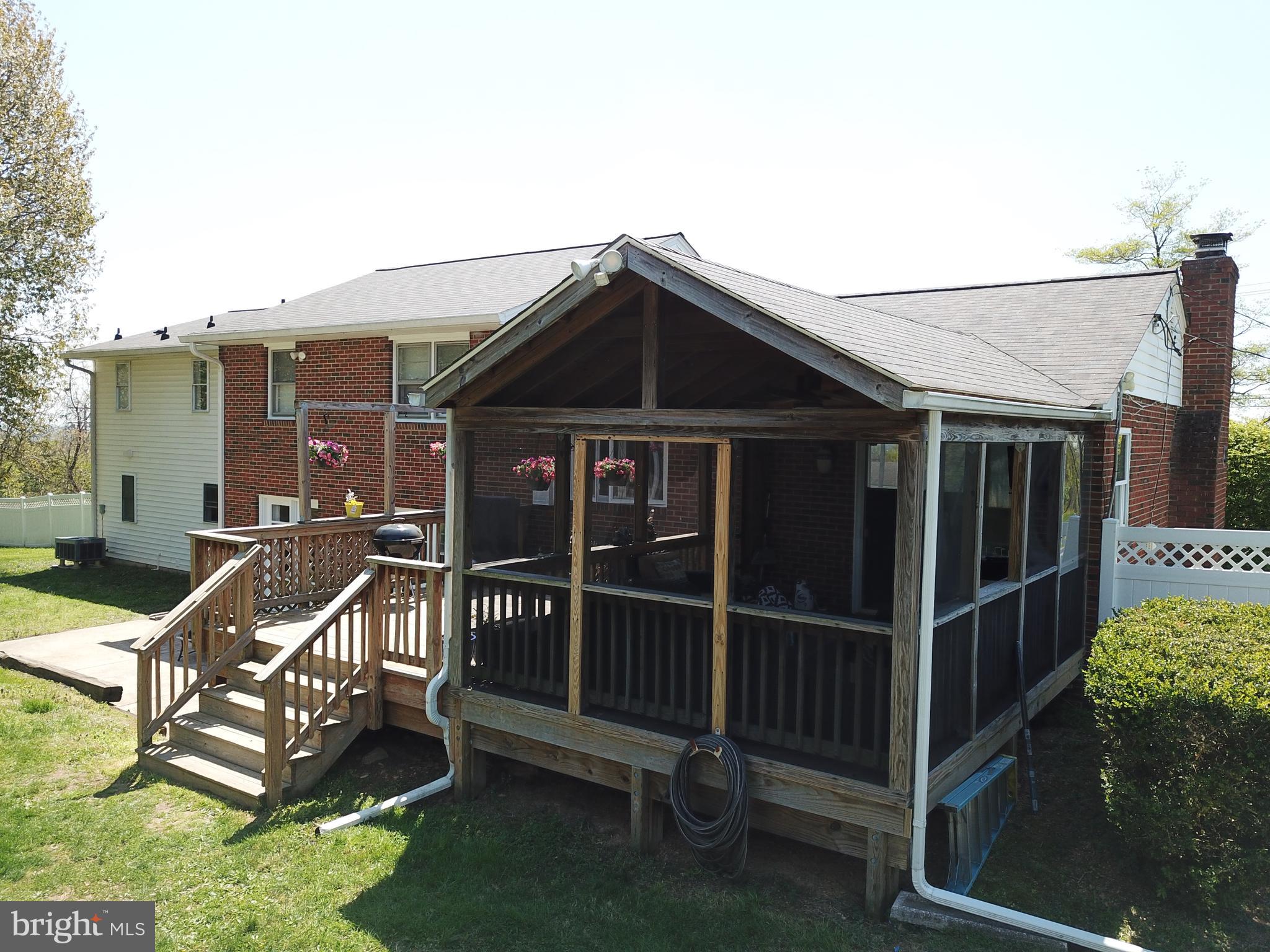 24131 Kings Valley Road Damascus, MD 20872 - Photo 10 of 102 Gallery Image 10