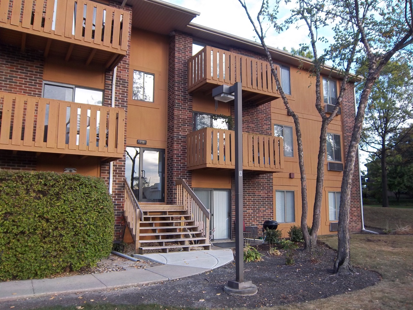 718 Rodenburg Road, Unit 206 Roselle, IL 60172 - Photo 1 of 12